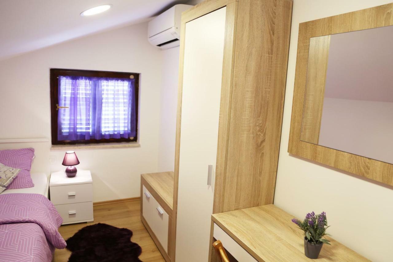 New, Sunny Apartment Surrounded By Nature Omisalj Bagian luar foto